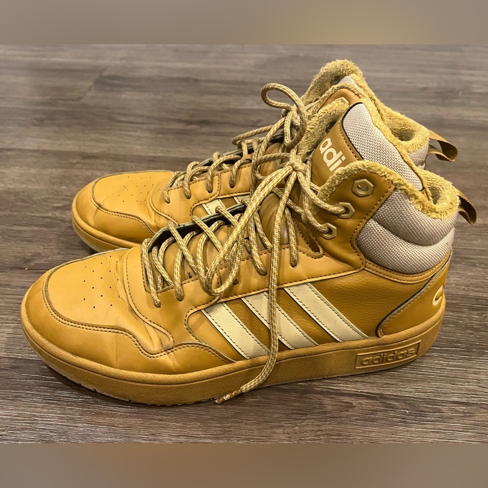 Adidas Performance Hoops 3.0 mid Men’s 10 magic beige/mesa